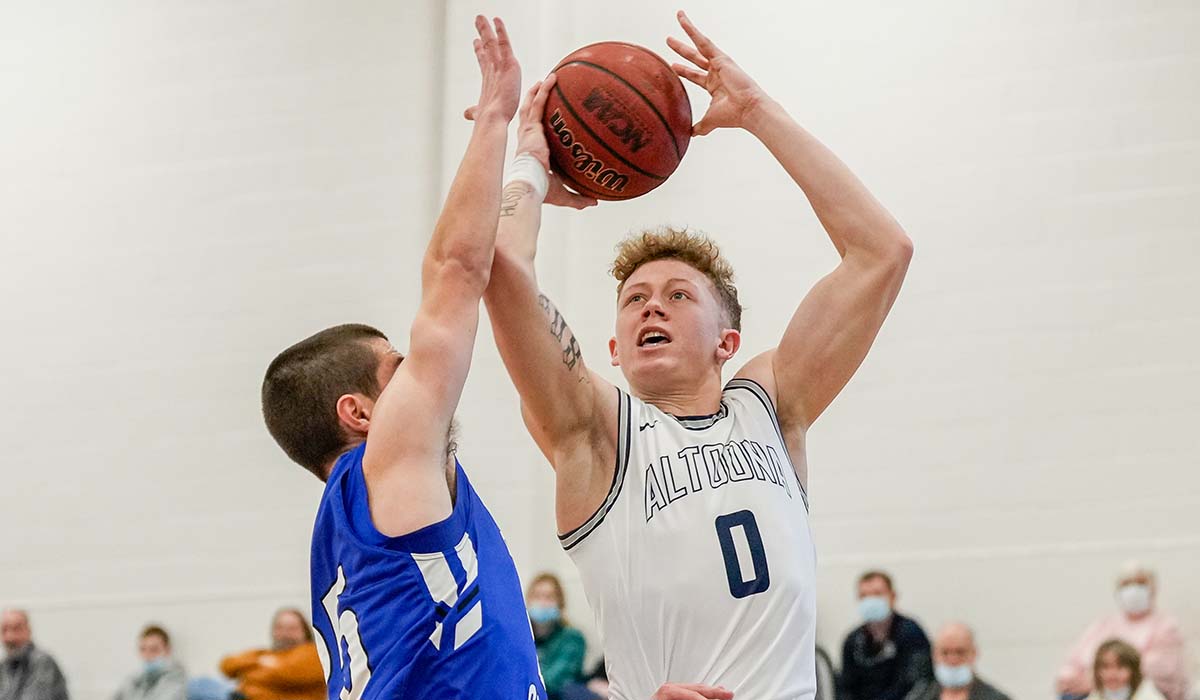 Lions Roll Past Pitt-Greensburg for Fifth Straight Win