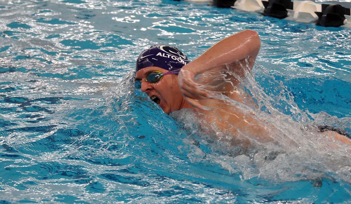Men&rsquo;s Swimming in Third After Day Two of AMCC Championships