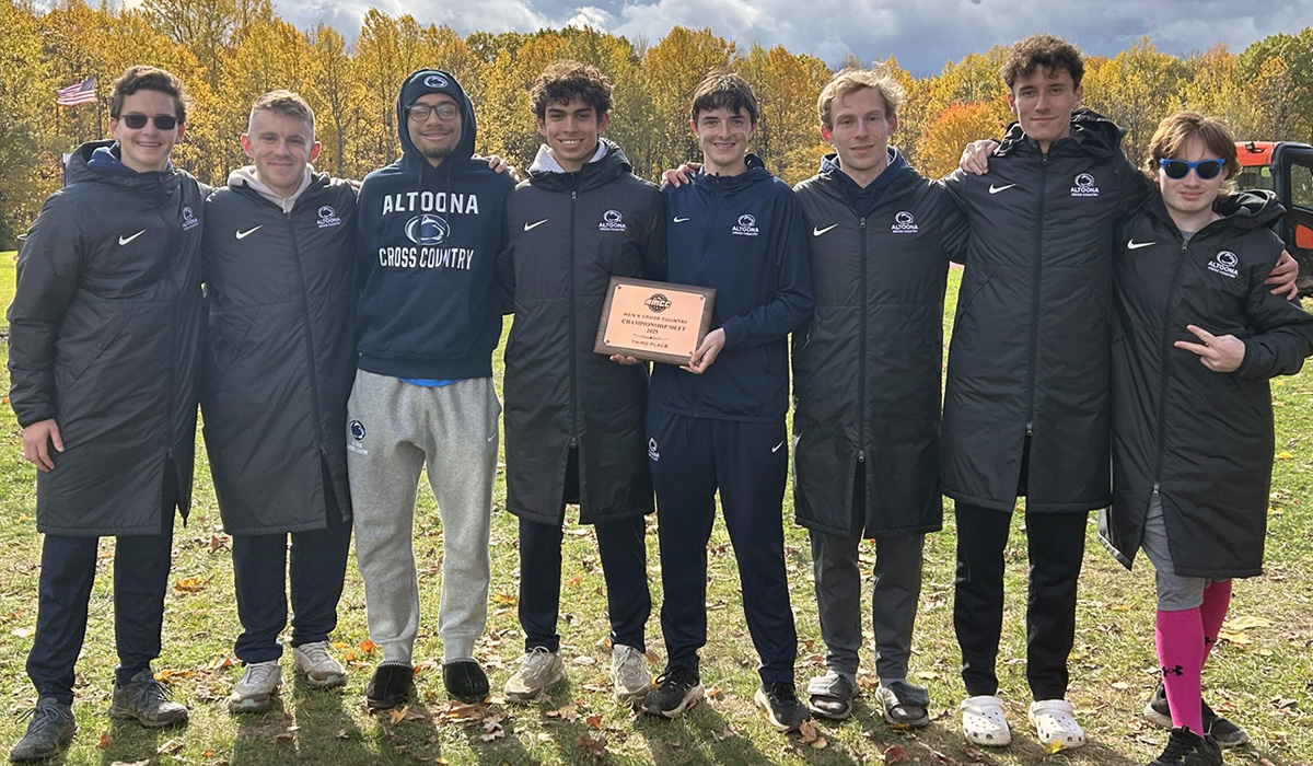 Men's Cross Country Earns Third at AMCC Championship
