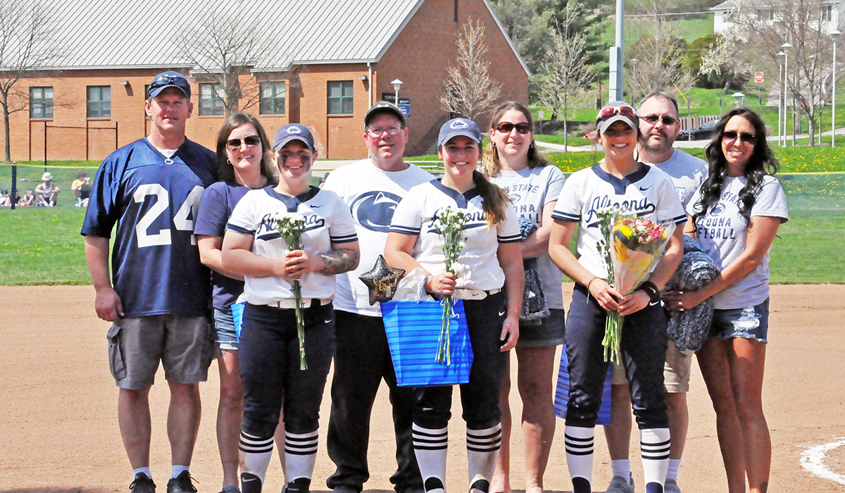 Softball Win Streak Hits Seven in Senior Day Sweep of Hilbert
