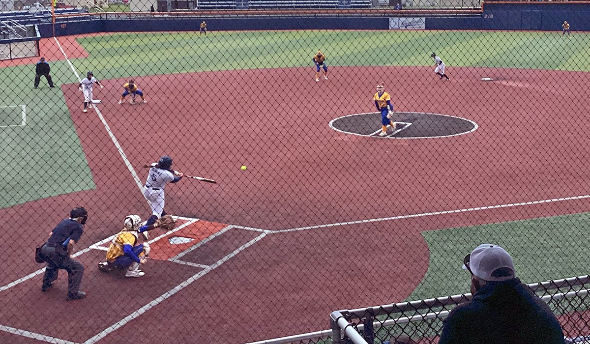 Softball Wins in Day Two, Advances to AMCC Championship