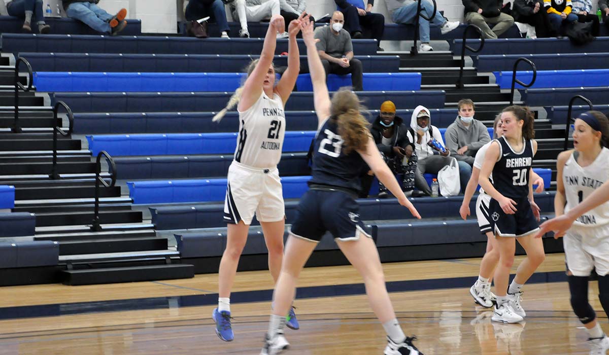 Women's Basketball Ends Regular Season With 76-44 Loss